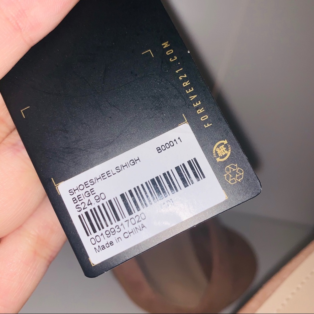 F21 BEIGE HEELS - Picture 5 of 5